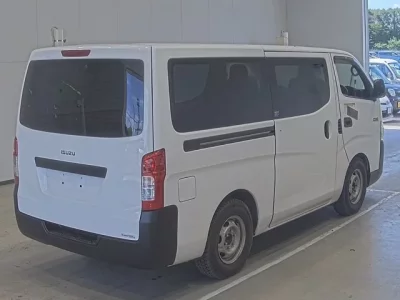Isuzu COMO