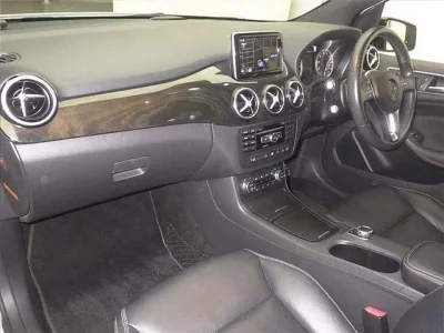 Mercedes-Benz B CLASS