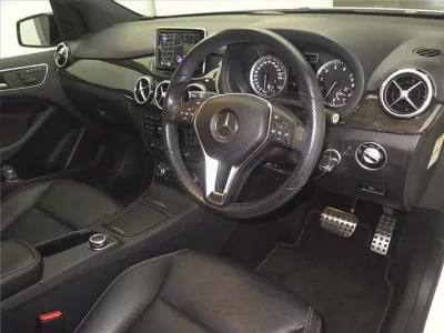 Mercedes-Benz B CLASS