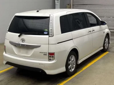 Toyota ISIS