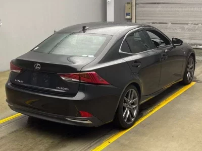 Lexus IS