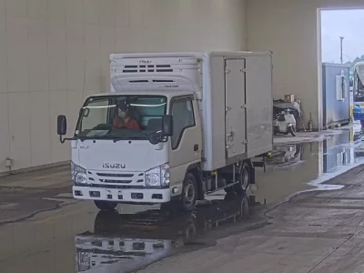 Isuzu ELF