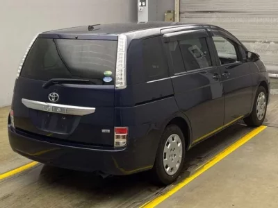 Toyota ISIS
