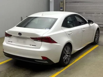 Lexus IS