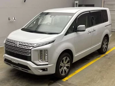Mitsubishi DELICA D5