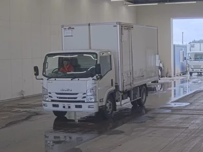 Isuzu ELF