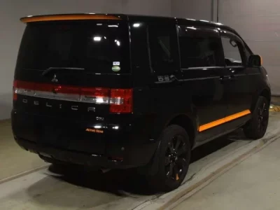 Mitsubishi DELICA D5
