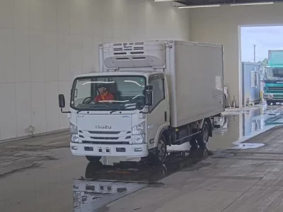 Isuzu ELF