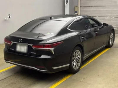 Lexus LS