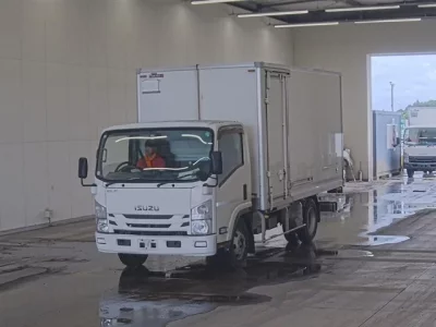 Isuzu ELF