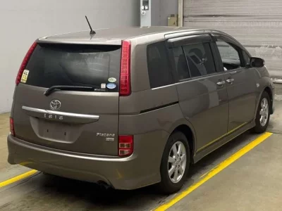 Toyota ISIS