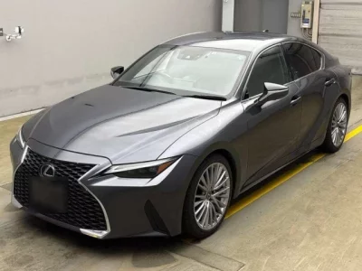 Lexus IS