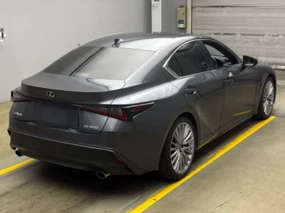 Lexus IS