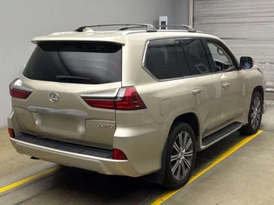 Lexus LX