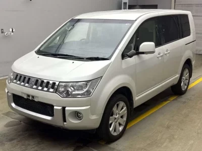 Mitsubishi DELICA D5