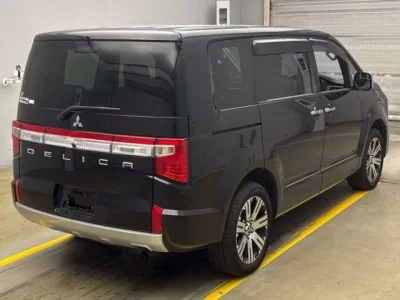 Mitsubishi DELICA D5