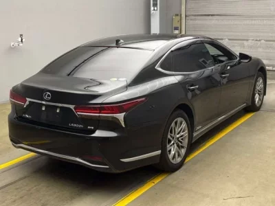 Lexus LS
