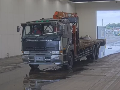 Nissan TRUCK
