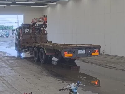 Nissan TRUCK