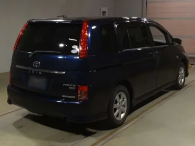 Toyota ISIS