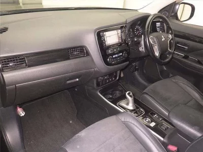 Mitsubishi OUTLANDER PHEV