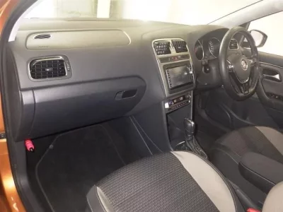 Volkswagen CROSS POLO