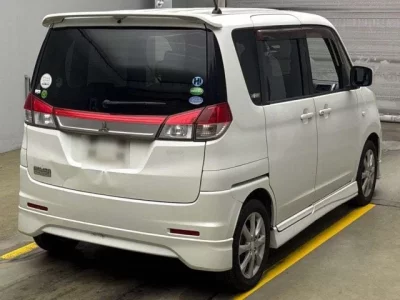 Mitsubishi DELICA D2