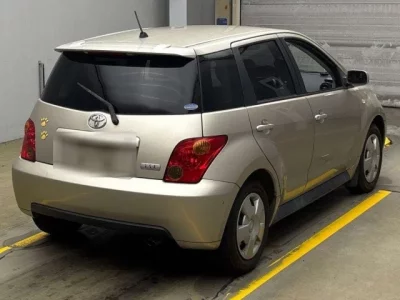 Toyota IST
