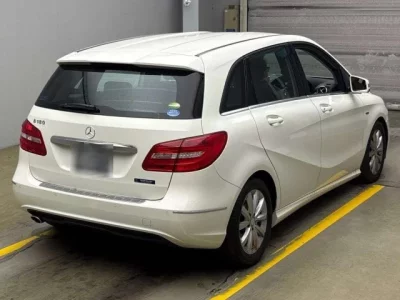 Mercedes-Benz B CLASS
