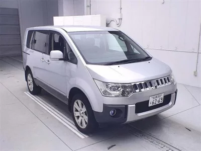 Mitsubishi DELICA D5