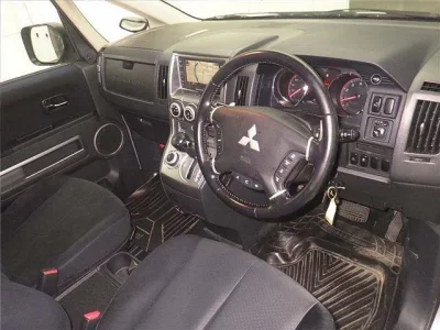 Mitsubishi DELICA D5