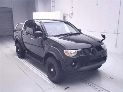 Mitsubishi TRITON