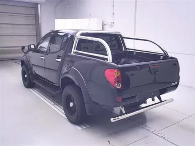 Mitsubishi TRITON