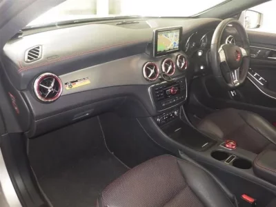 Mercedes-Benz CLA CLASS