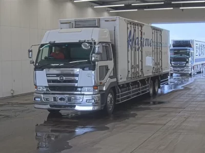 Nissan TRUCK