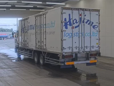 Nissan TRUCK