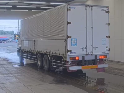 Nissan TRUCK