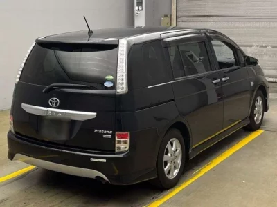 Toyota ISIS