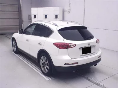 Nissan SKYLINE CROSSOVER