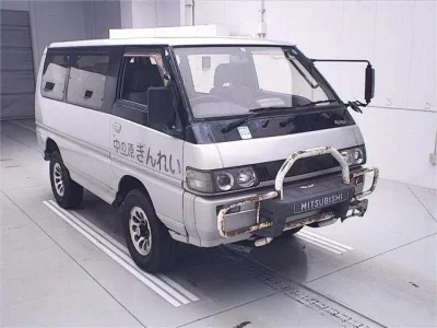 Mitsubishi DELICA WAGON