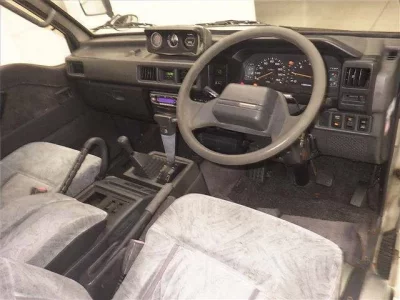 Mitsubishi DELICA WAGON