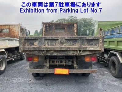 Nissan TRUCK