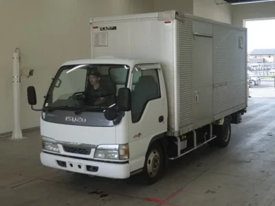 Isuzu ELF