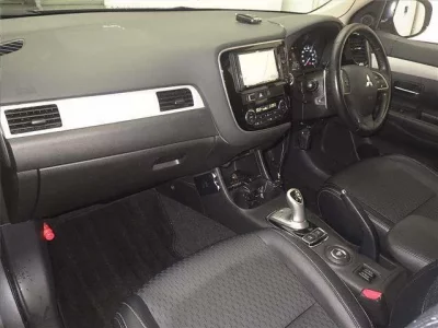 Mitsubishi OUTLANDER PHEV