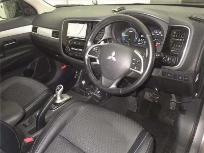 Mitsubishi OUTLANDER PHEV