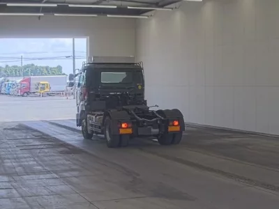 Nissan TRUCK