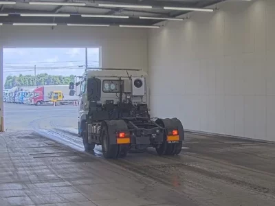 Nissan TRUCK