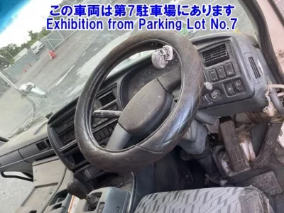 Nissan TRUCK