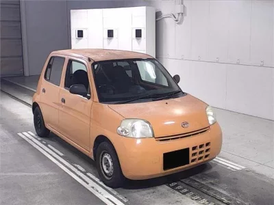 Daihatsu Esse
