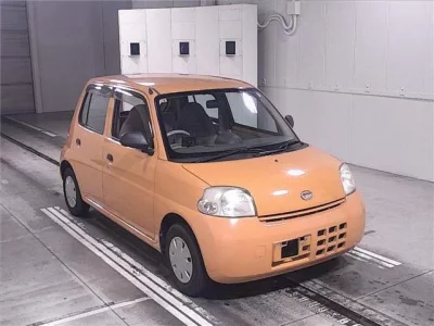 Daihatsu Esse